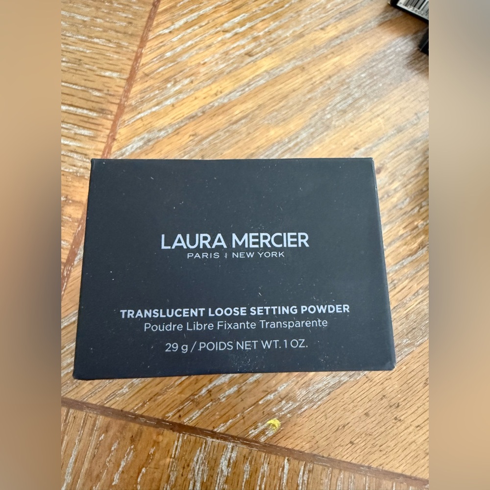 Laura Mercier Translucent Loose Setting Powder - Black Box